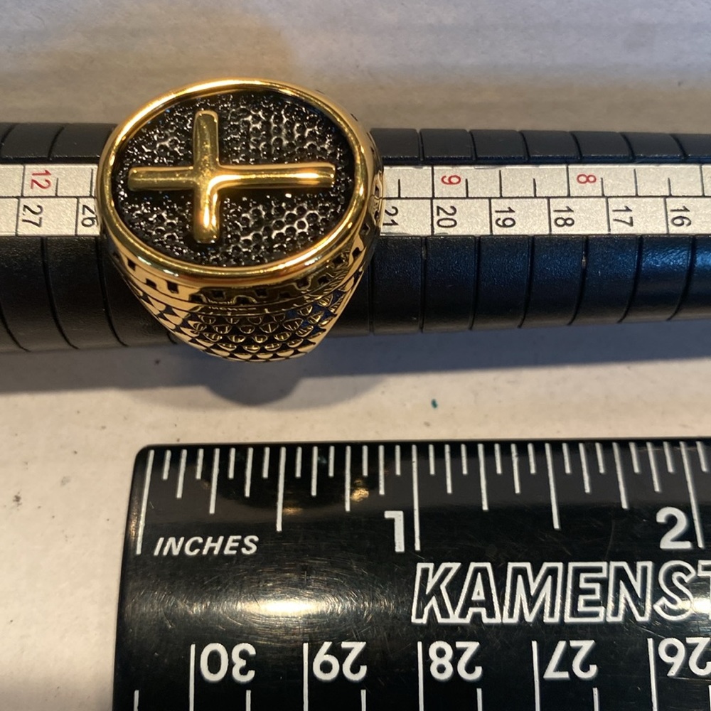 Nip Men’s Goldtone Cross Ring - image 7